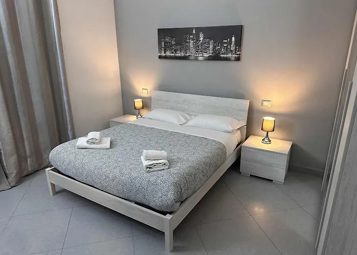Rhome Away Marconi רומא