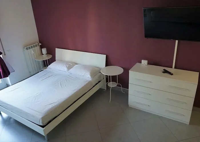 Rhome Away Marconi *